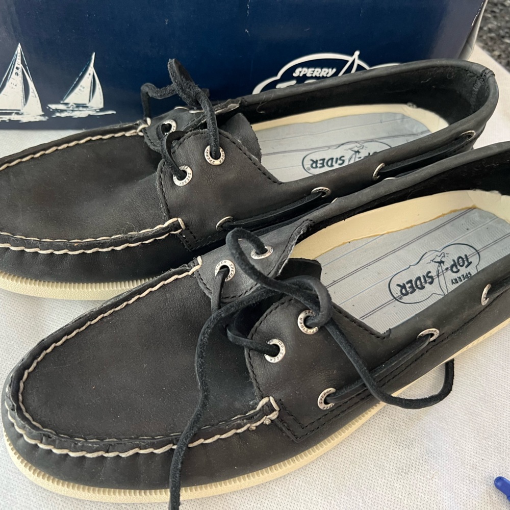 Sperry black leather boat shoe